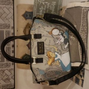 EUC Loungefly Alice in Wonderland crossbody/shoulder/handbag